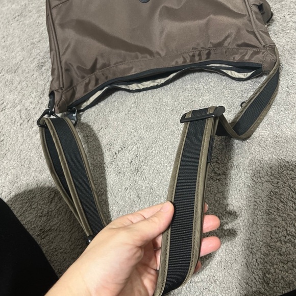 Pacsafe Crossbody Bags - Picture 5 of 12